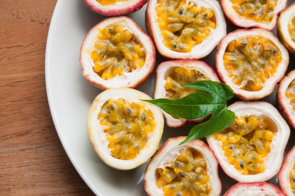 Passion fruit is round or oval with diverse colors