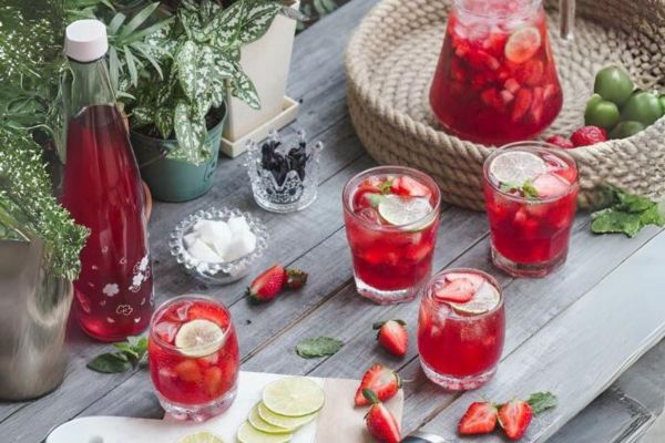 Strawberry hibiscus tea is safe to enjoy daily