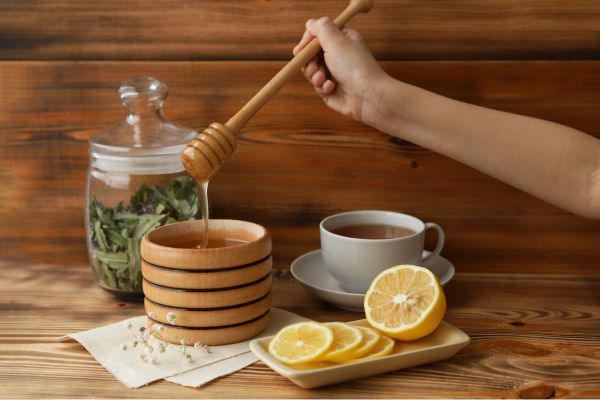 does honey and lemon tea help you sleep