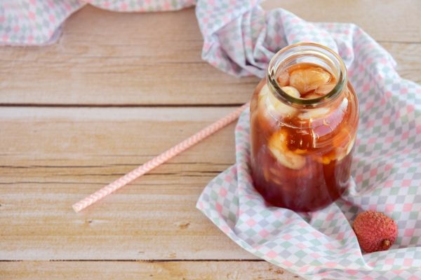 It is better to drink lychee tea in moderation