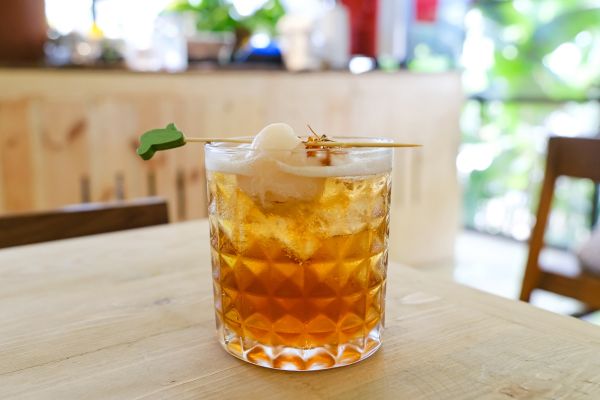 You can drink lychee tea during the day