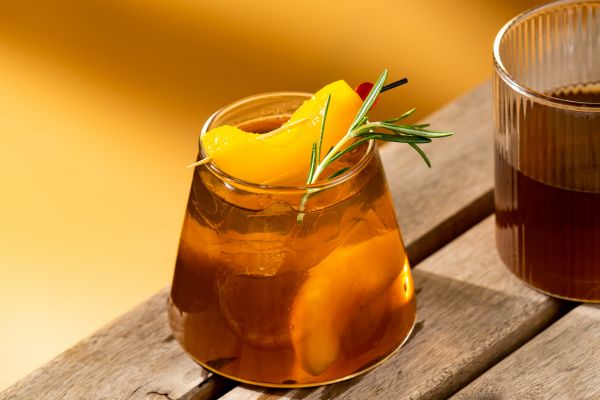 Iced peach and lemongrass