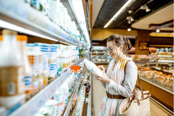 Reading beverage shelf life before purchasing